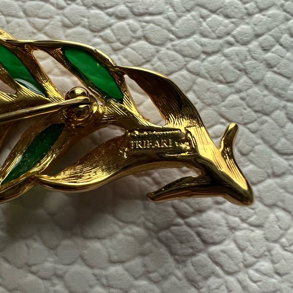 RARE Signed TRIFARI TM Peacock Feather Brooch & clip on earrings set - Picture 7 of 8